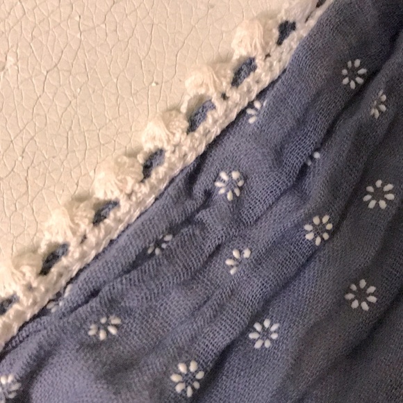 Embroidered Pretty Scarf - Picture 4 of 5